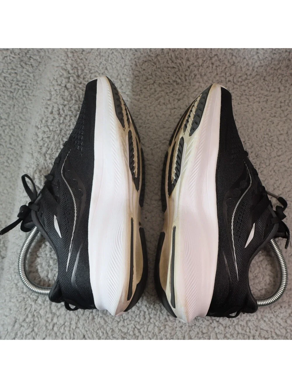 Saucony Ride 15 Women sz 7 Wide Running Shoes S10730-05